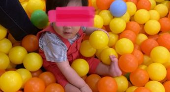 ボーネルンドで可愛いおもちゃと一緒に遊んでいます。【知育】